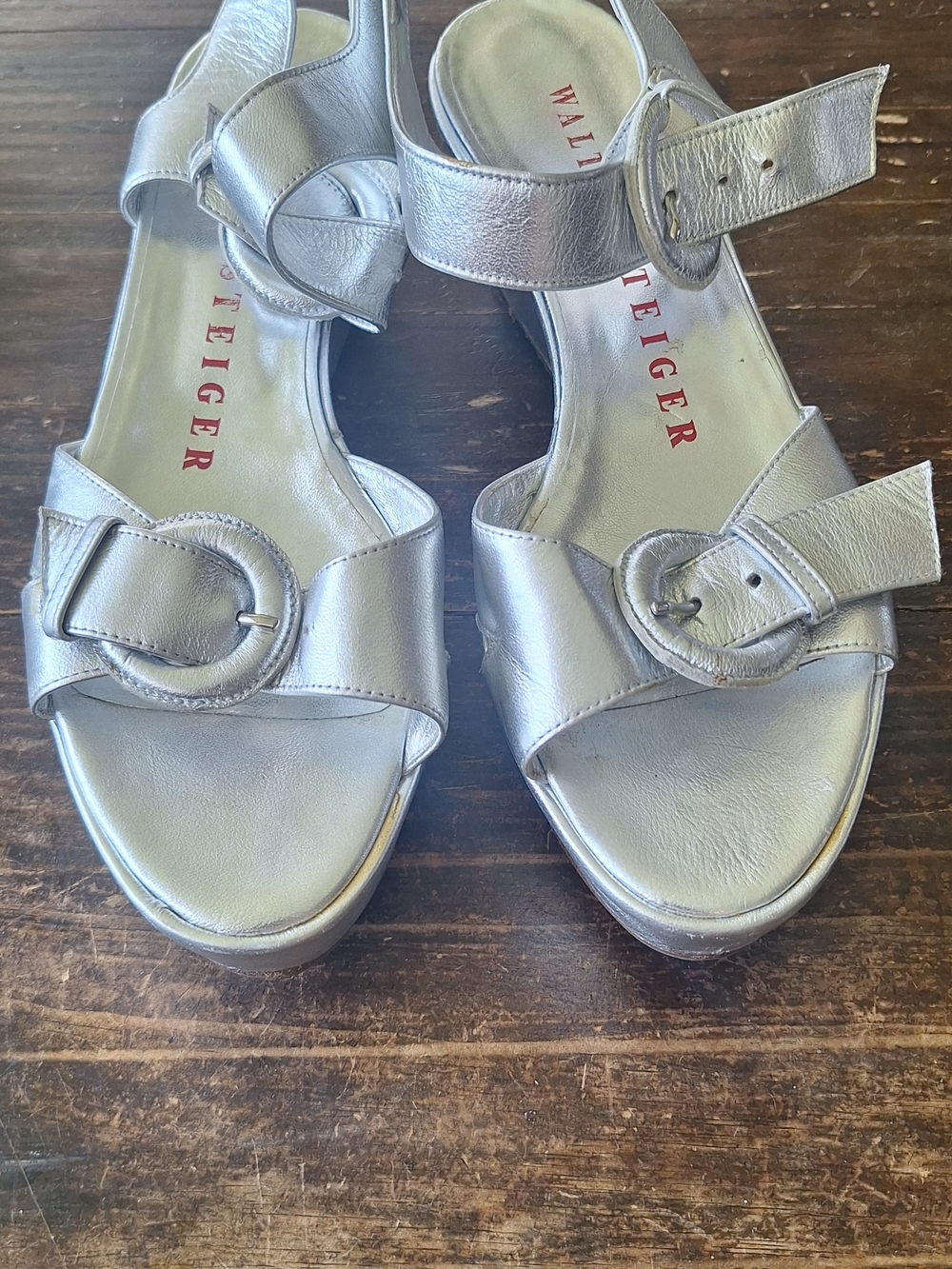 Gorgeous Walter Steiger Summer Silver Metalic Quality Leather Buckle Sandals Sz9